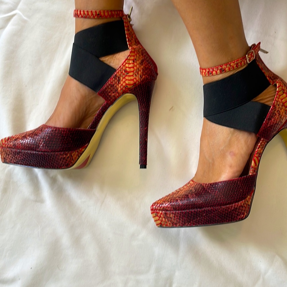 Luichiny snake skin /reddish pattern platform heel